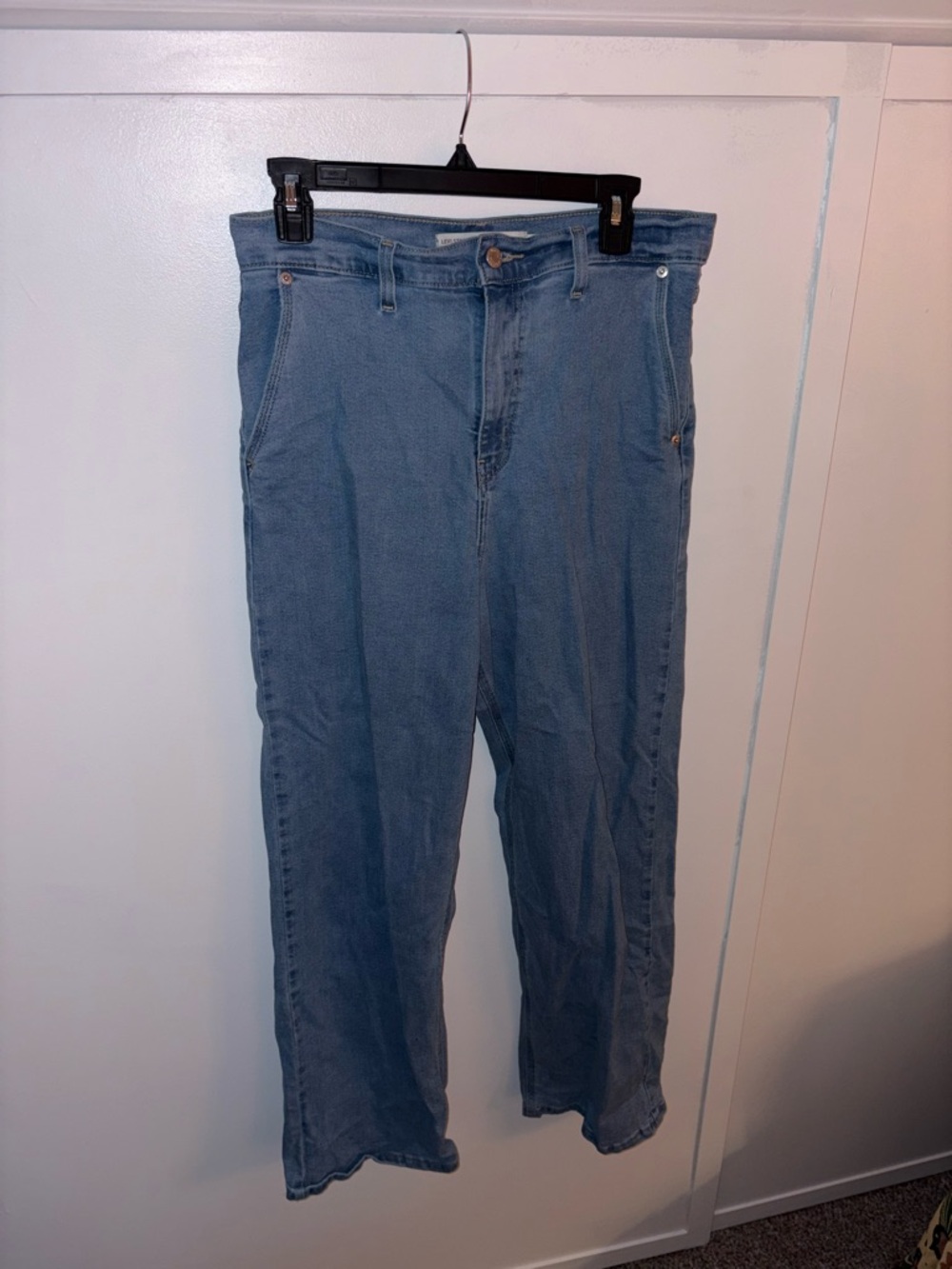 Levi's Women's Light Blue Straight Leg Jeans